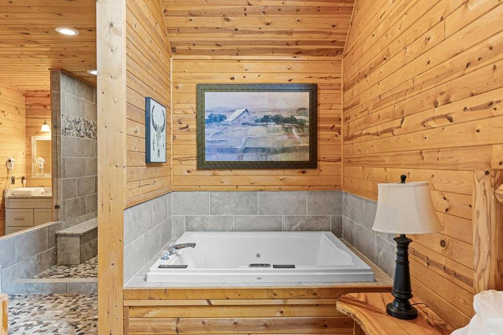 Romantic Cabin W Rain Shower & Spa Tub Cornelia Kültér fotó